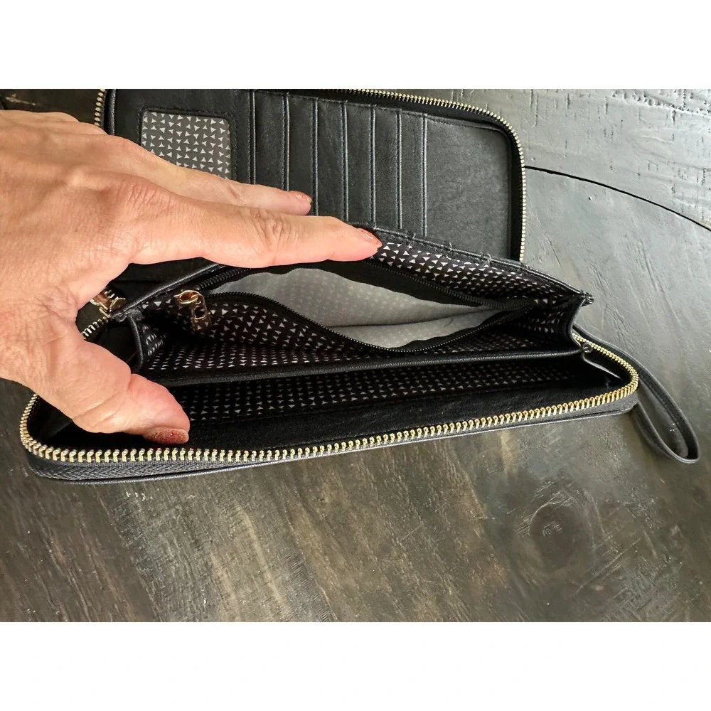Madison West - Black Faux Leather Wristlet Wallet‎ Organizer with Gold  EUC